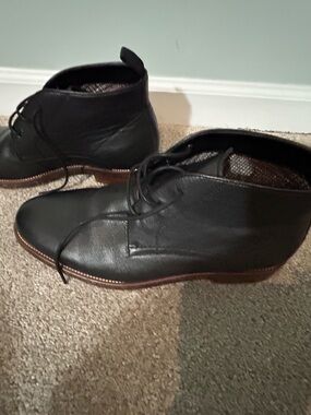 Men's Black Leather Chukka Boots - Classic Lace-Up Style